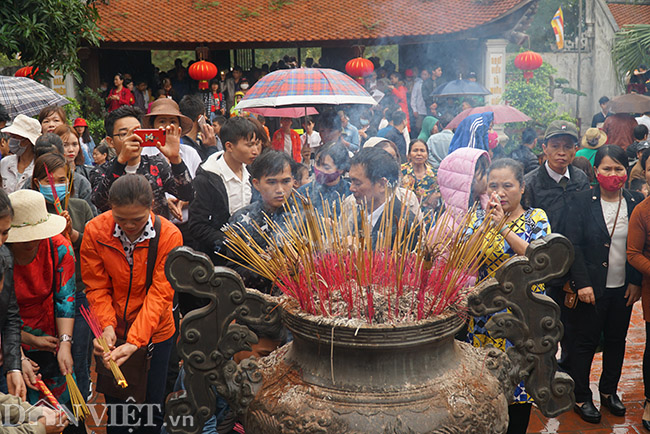 anh bien nguoi doi mua nghe hat quan ho o hoi lim