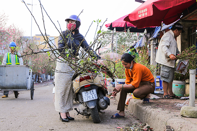 anh hoa le rung tay bac tien trieu hut nguoi choi sau tet