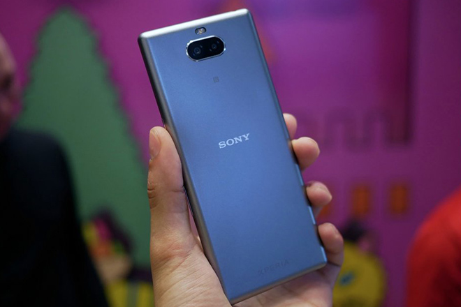 sony tung loat dien thoai tam trung man hinh sieu dai cho giai tri