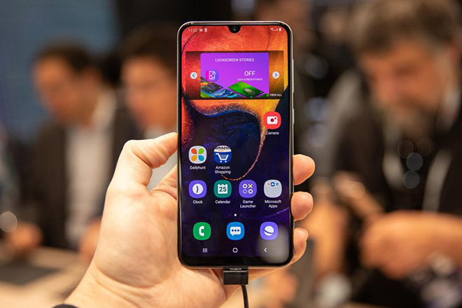 galaxy a50 va a30 man hinh bu pin khung ban pha thi truong tam trung