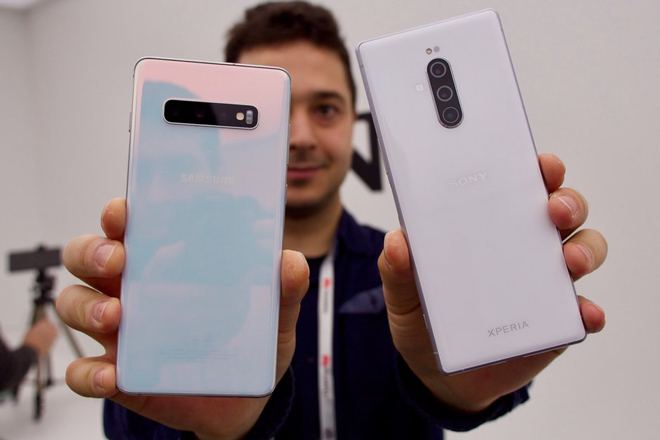 so gang galaxy s10 va sony xperia 1