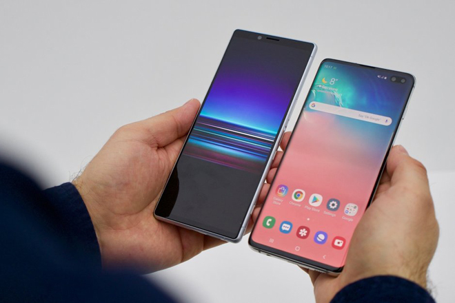 so gang galaxy s10 va sony xperia 1