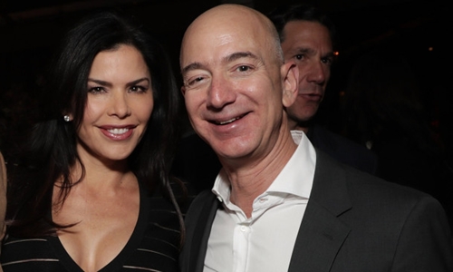 jeff bezos tung bi mat di xem biet thu 88 trieu usd voi nguoi tinh