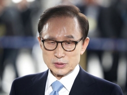 Cựu tổng thống Hàn Quốc Lee Myung-bak được ra tù