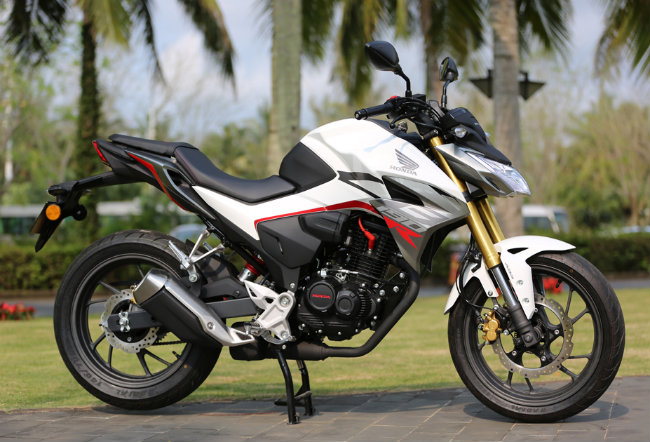 chi tiet moto 2019 honda cb190r don tim dan tap choi