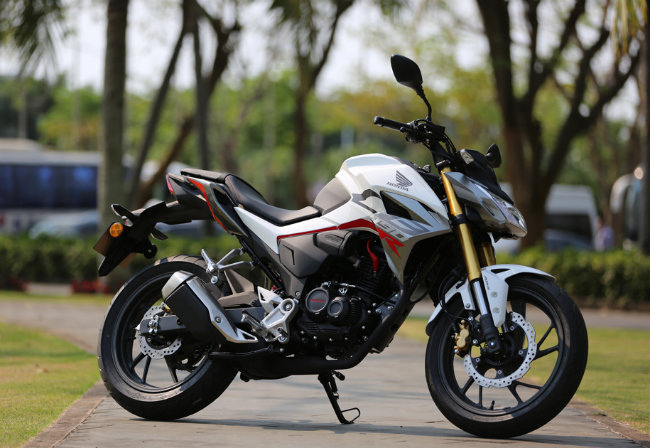 chi tiet moto 2019 honda cb190r don tim dan tap choi