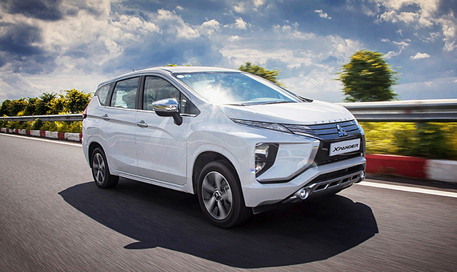 la lung mitsubishi xpander bat ngo len dinh roi mat hut