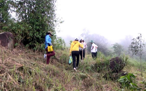 nam thanh nien di lac 3 ngay tren nui chua chan