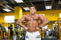 chang trai goc viet gay go thanh van dong vien the hinh noi tieng australia