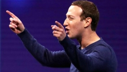 hillary clinton muon thay mark zuckerberg lam ceo facebook