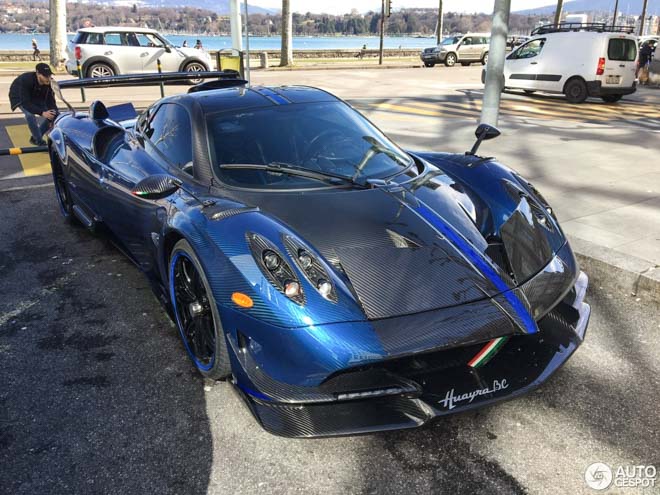 hypercar pagani huayra bc doc nhat the gioi bat ngo xuat hien tren pho