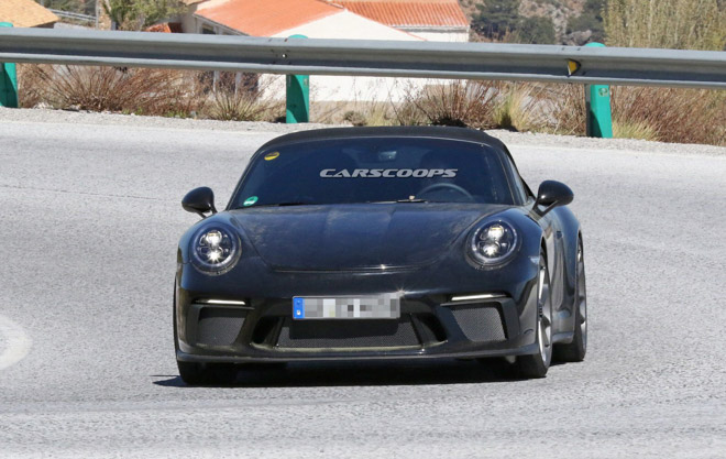 porsche 911 gt3 mui tran lo hinh anh chay thu tai chau au