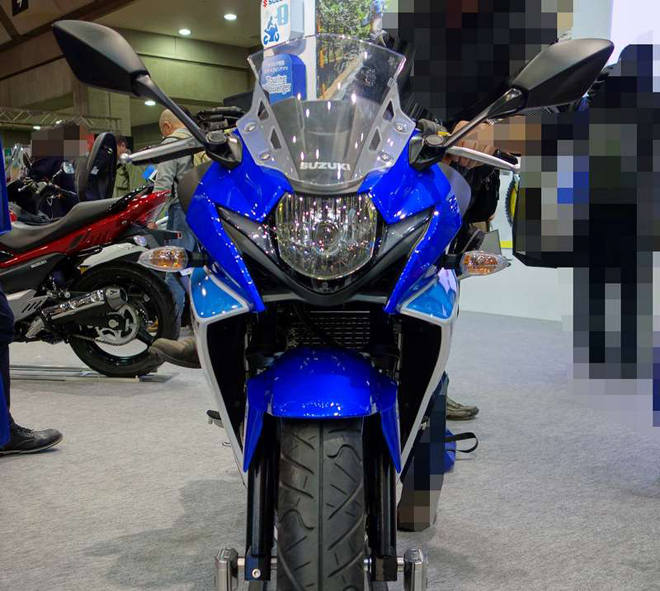 suzuki gixxer 250 lo dien doi dau voi yamaha fazer 25