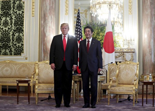 den nhat ban ong trump gay ap luc cat giam thang du thuong mai