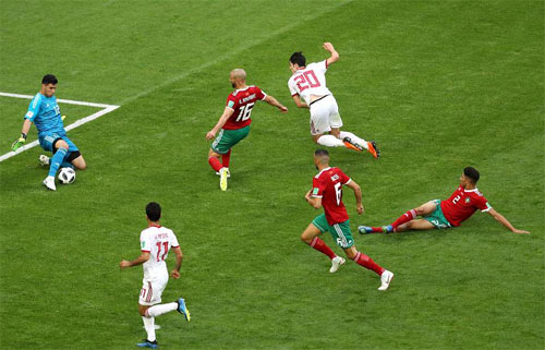 iran ha morocco nho ban phan luoi phut bu gio o world cup 2018