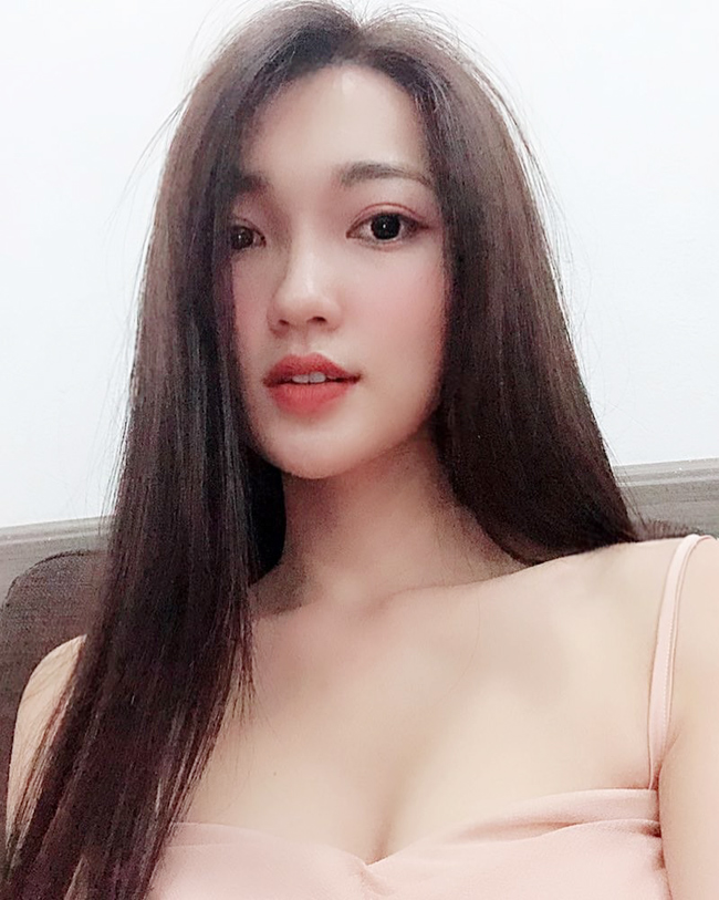 ban gai tin don cua chang tien ve noi tieng goi cam voi loat anh bikini