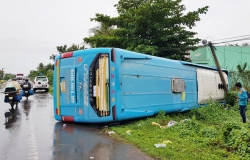 thuyen danh ca tren song dong nai bi lat 1 nguoi thiet mang