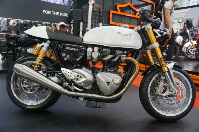 xuyt xoa ngam bach ma triumph thruxton r gia hon nua ty dong