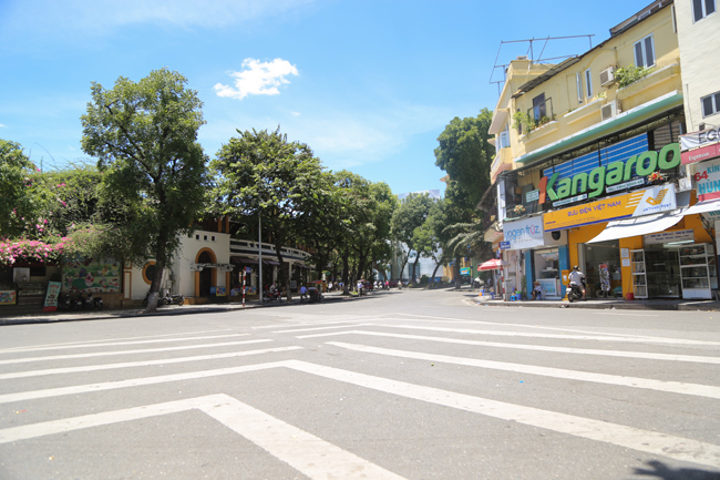 anh nang hon 40 do c pho ha noi giua ban ngay vang nhu tet