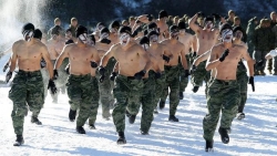 me lot do con trai giua noi cong cong vi dam cham mong ban gai