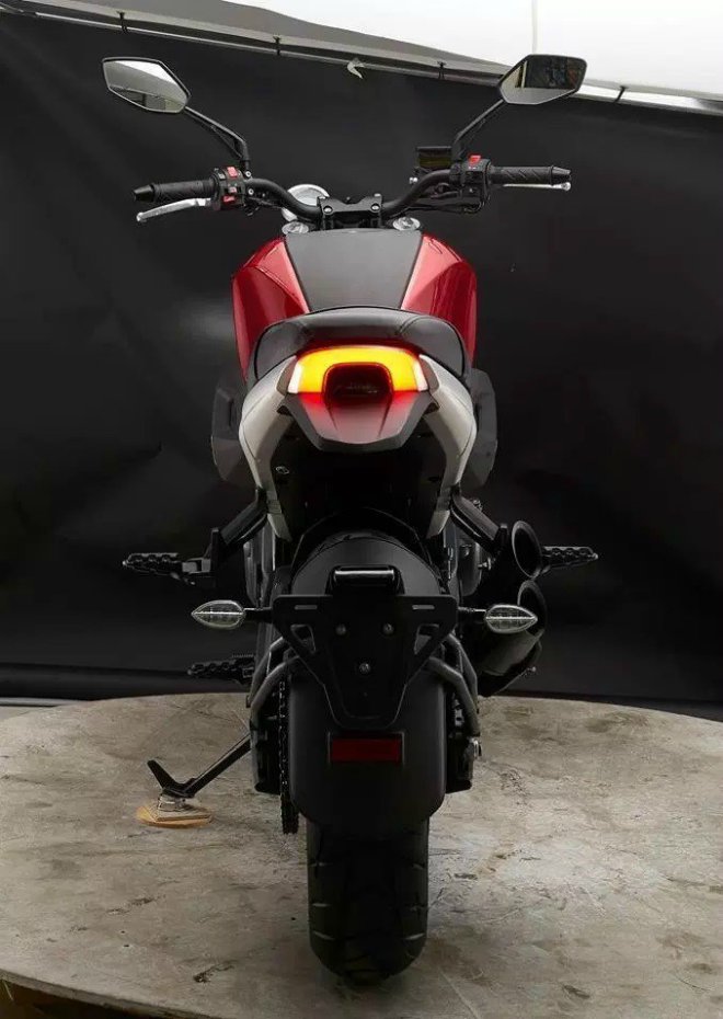 xuat hien moto gia re giong het honda cb500r neo sport cafe