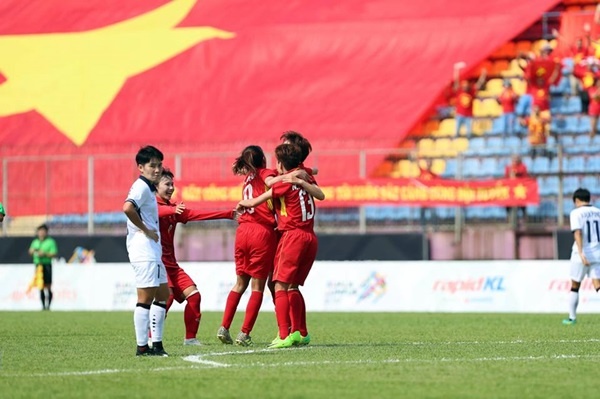 viet nam chia diem thai lan trong tran chung ket som bong da nu sea games