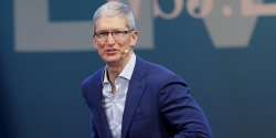 donald trump khen tim cook