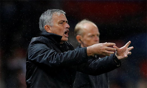 mourinho noi doa vi hoc tro thi dau cot nha