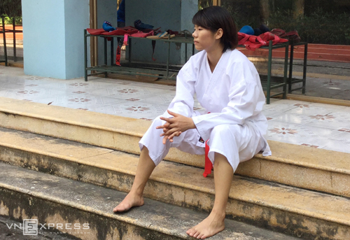 nguyen thi ngoan tu phim kiem hiep den chuc vo dich karate the gioi