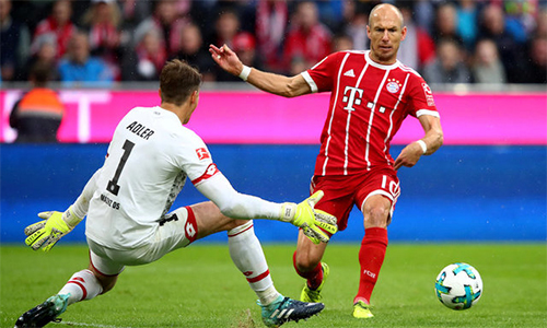 robben ghi ban bang chan phai sau gan ba nam bayern dai thang