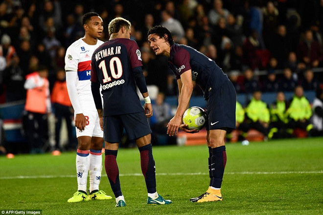 neymar dinh dam cavani trong phong thay do