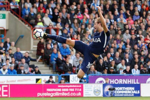 kane san bang ky luc cua messi va ronaldo tottenham dai thang