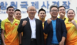 HLV Park Hang-seo khích lệ đội bắn súng Việt Nam thi đấu ở Hàn Quốc