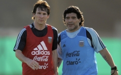 Dưới cái bóng Maradona, Messi không bao giờ là huyền thoại