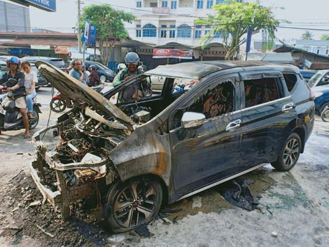 mitsubishi xpander bong nhien chay tro khung tai indonesia