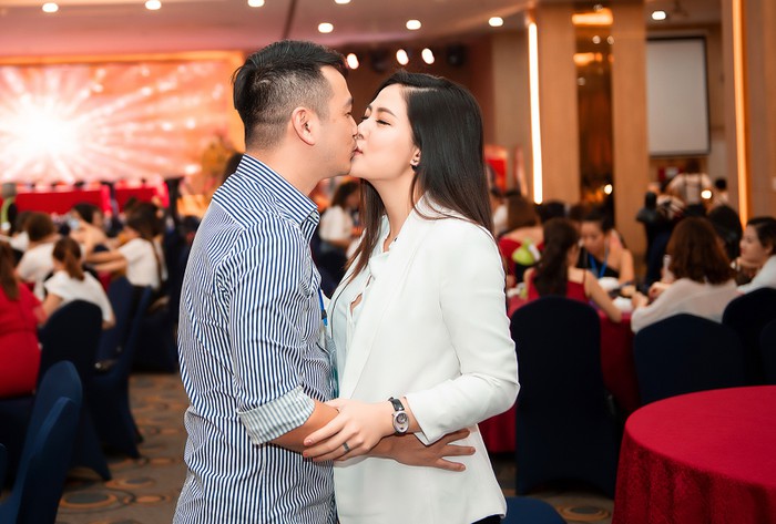 ngoc hien tai xuat sau hon 1 thang sinh con chia se ve lan vuot can thu ba