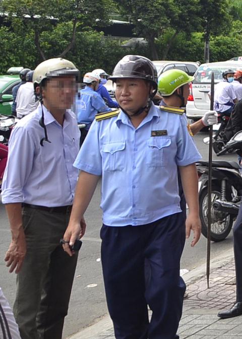 quan 1 lan loi tim can bo bao ke via he