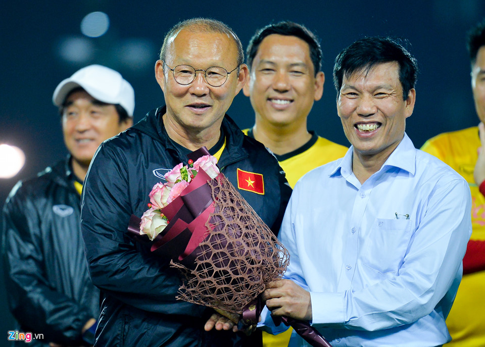 doi tuyen viet nam duoc dong vien truoc gio sang lao du aff cup