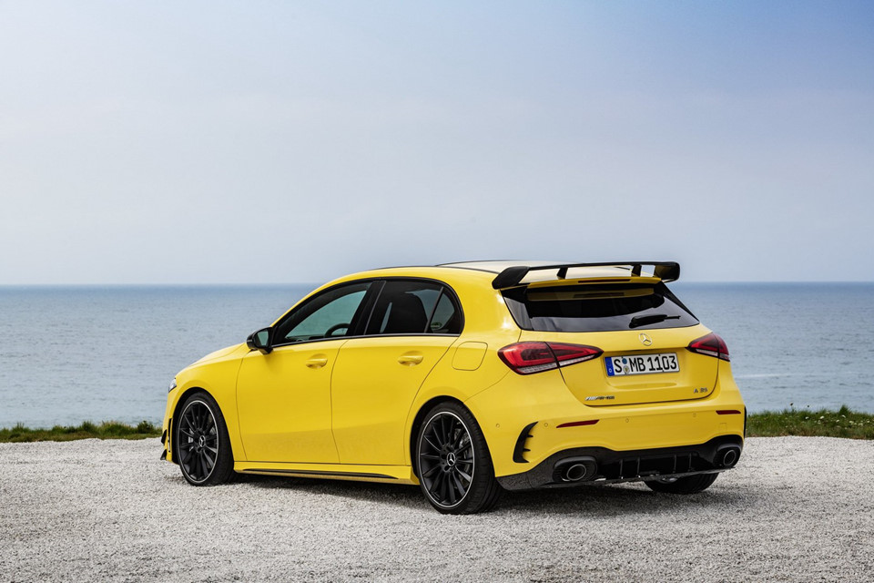 mercedes amg a35 ban ra vao thang 12 gia hon 54000 usd