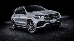 mercedes amg a35 ban ra vao thang 12 gia hon 54000 usd