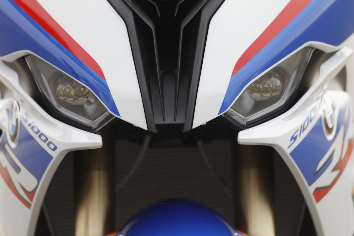 bmw trinh lang sieu moto s1000rr the he moi