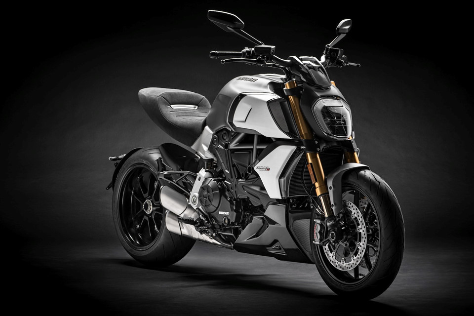 ducati diavel 1260 the he moi ra mat ham ho va hien dai hon