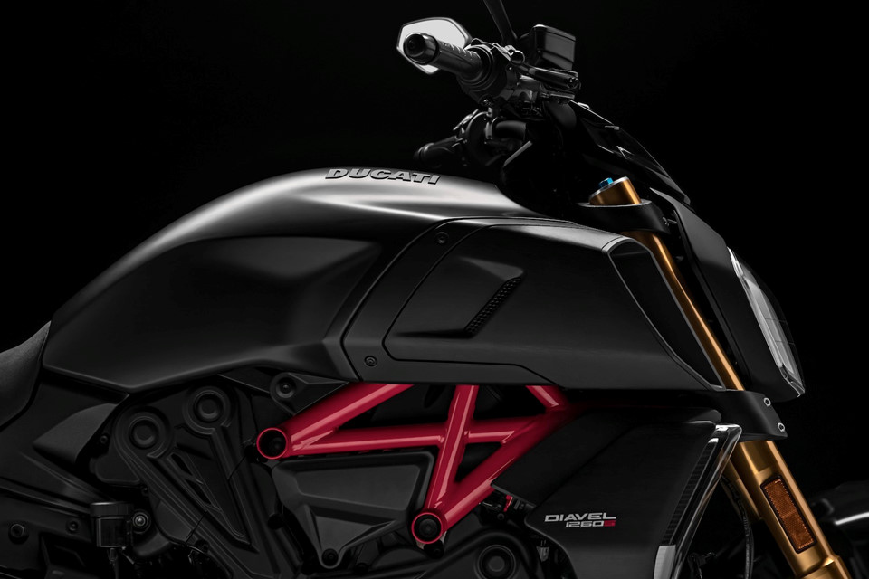 ducati diavel 1260 the he moi ra mat ham ho va hien dai hon