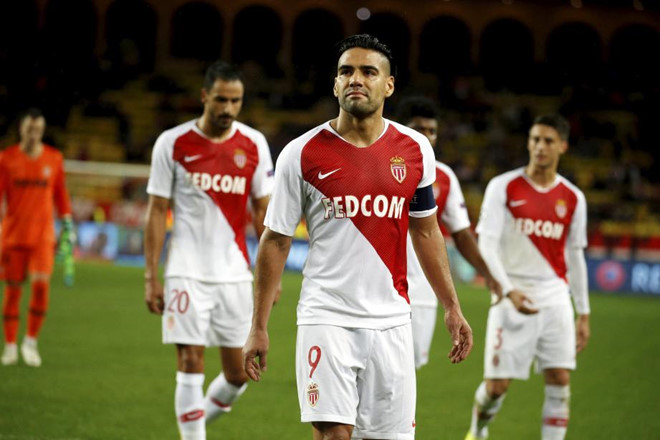 thierry henry lun sau trong khung hoang cung monaco