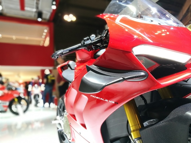 choang ngop 2019 ducati panigale v4r gia tien ty tai eicma 2018