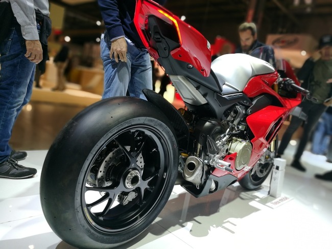 choang ngop 2019 ducati panigale v4r gia tien ty tai eicma 2018