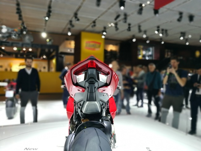 choang ngop 2019 ducati panigale v4r gia tien ty tai eicma 2018