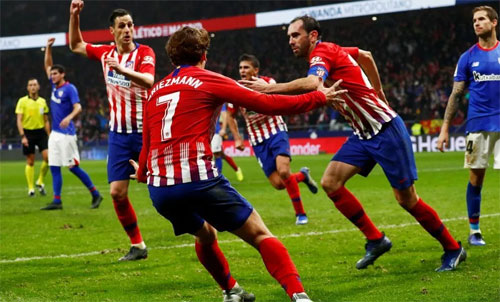 atletico len thu hai la liga chi kem barca mot diem