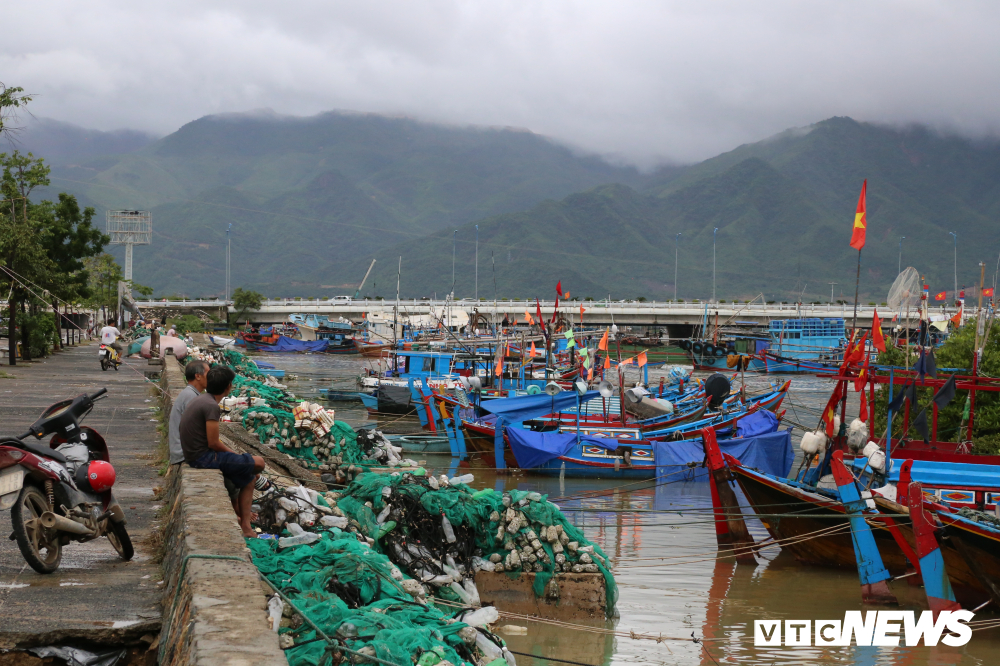 anh nhieu noi o khanh hoa tan hoang sau bao so 9