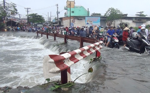 nam thanh nien nghi bi nuoc cuon mat tich o sai gon